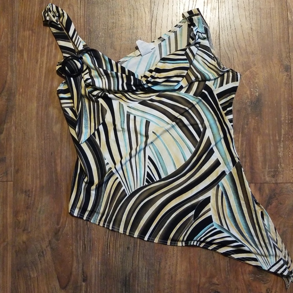 Sirens shoulder adjustable shirt